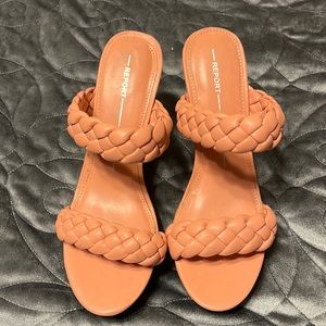 Salmon Pink Wedges Brand: Report